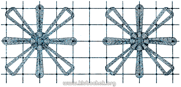 Крупные ромашки с паучками, выполненными разными способами