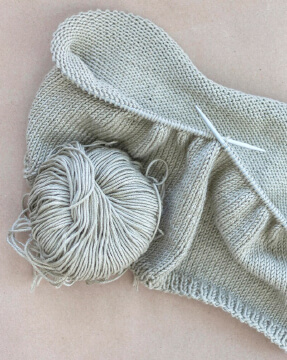 Круговое вязание двумя спицами на леске